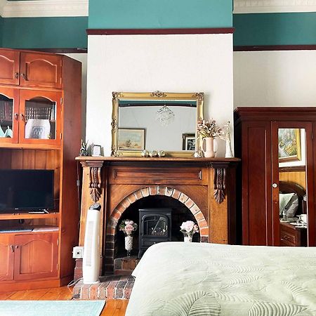 Stony Rise Cottage B&B Devonport Exteriör bild