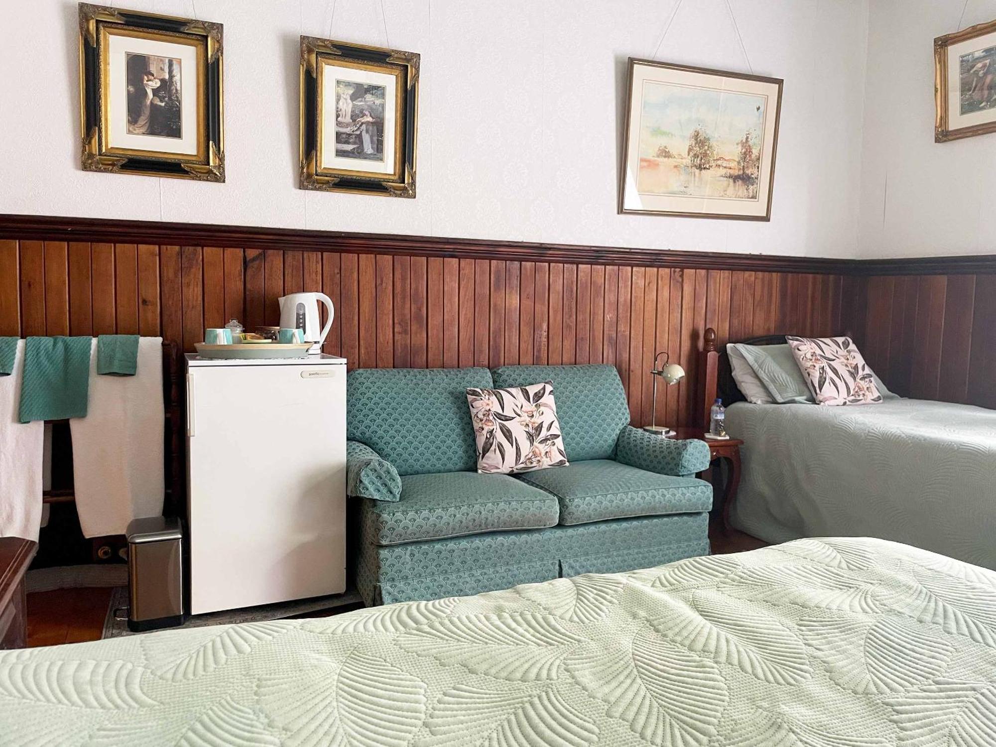 Stony Rise Cottage B&B Devonport Exteriör bild